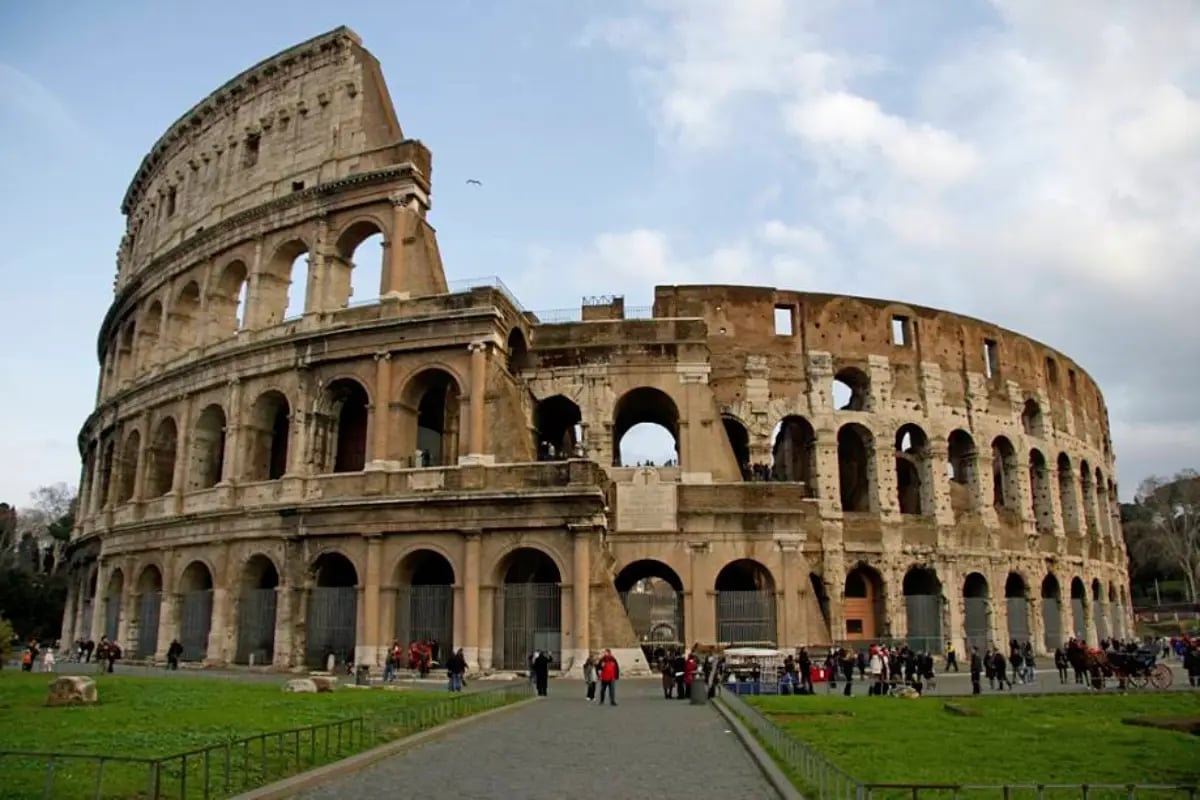 Grécia e Roma - imagem do Coliseu