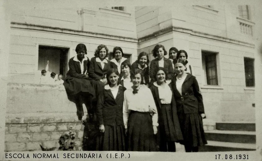 Enedina e suas colegas na formatura da escola normal, em 1931. Fonte: turistoria.com.br 